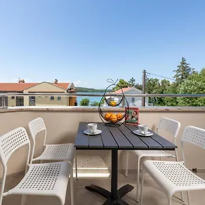 https://apartments-sucic-2.primorje-gorskikotar.com